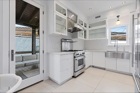 $1,999,750 | 2138 West Caton Street, Chicago, IL 60647