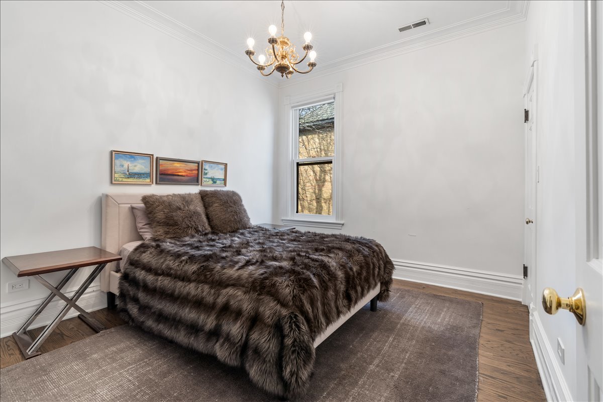 2138 West Caton Street Chicago, IL 60647 - Photo 31 of 50