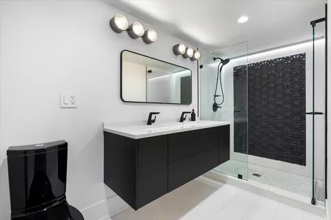 $1,999,750 | 2138 West Caton Street, Chicago, IL 60647