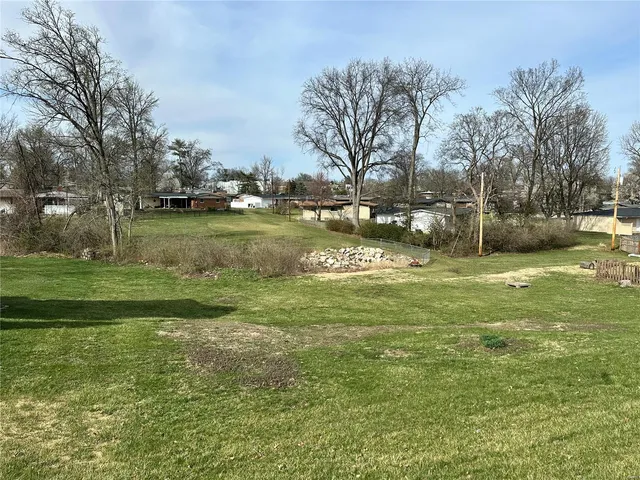 $425,000 | 10225 East Watson Road, St. Louis, MO 63127