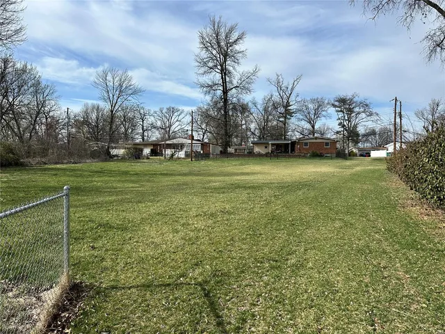 $425,000 | 10225 East Watson Road, St. Louis, MO 63127