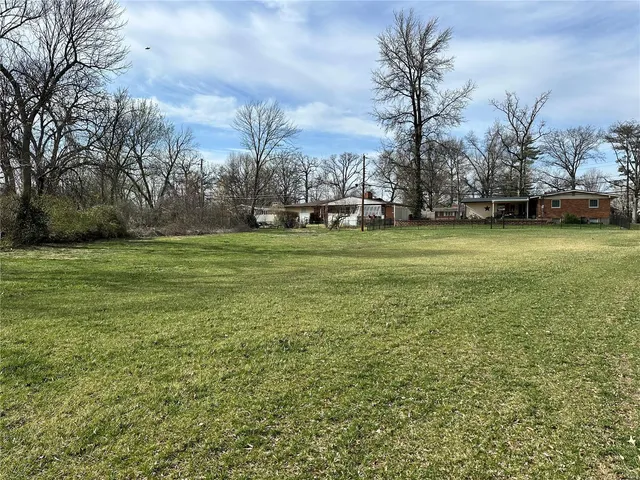 $425,000 | 10225 East Watson Road, St. Louis, MO 63127