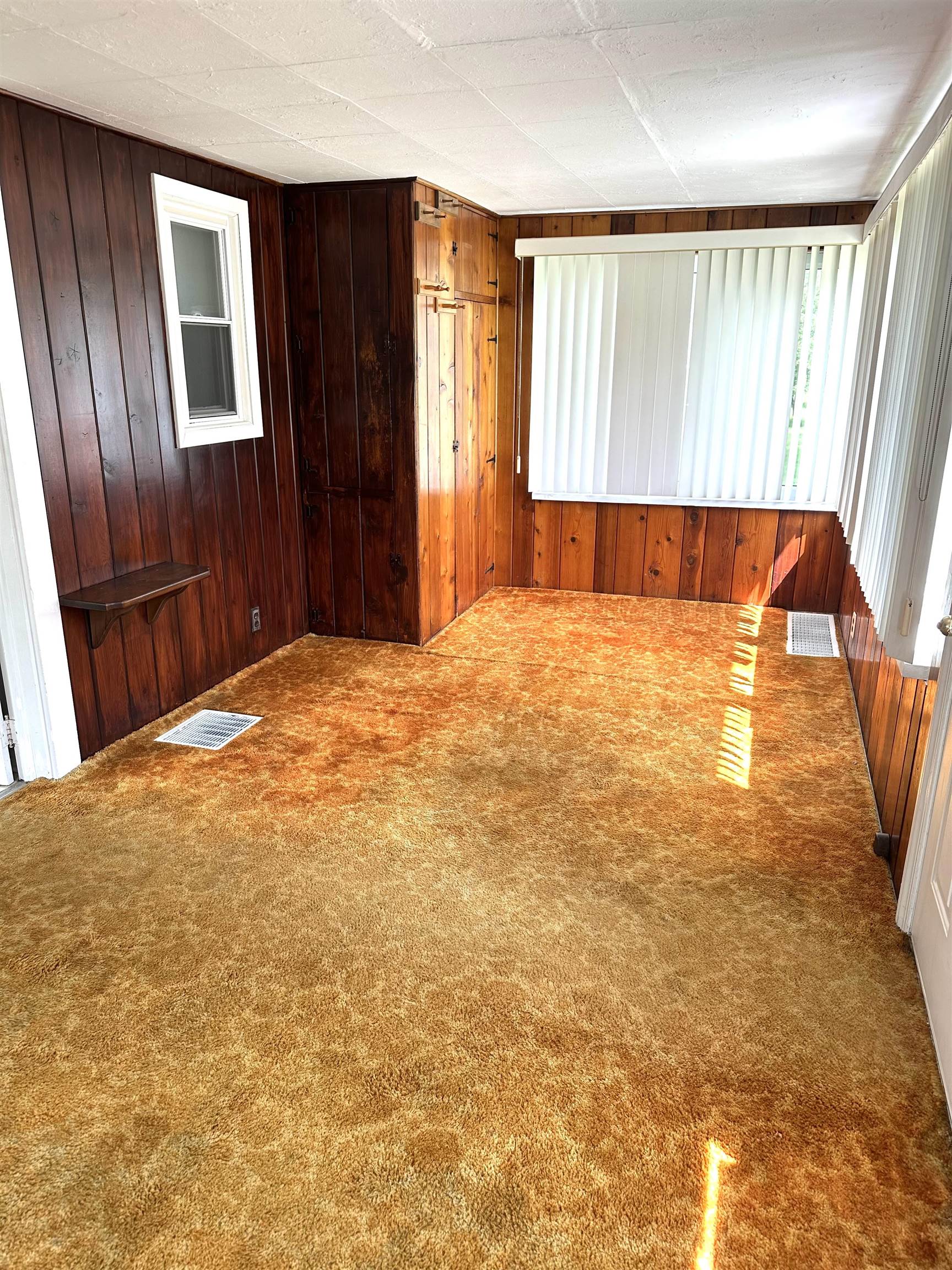 2373 Utley Road Flint, MI 48532 - Photo 8 of 15 20 x 10 Sun Room