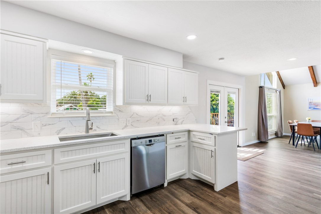 3222 Laguna Shores Road Corpus Christi, TX 78418 - Photo 8 of 40