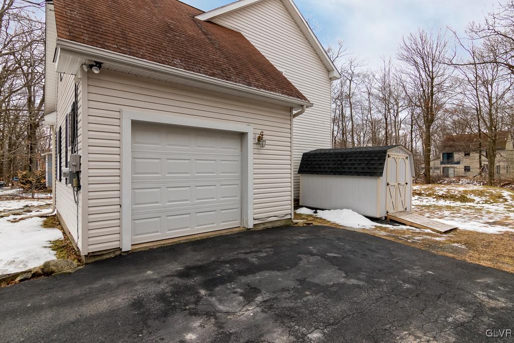 1631 Cotswald Road Tobyhanna, PA 18466 - Photo 4 of 30 Gallery Image 4