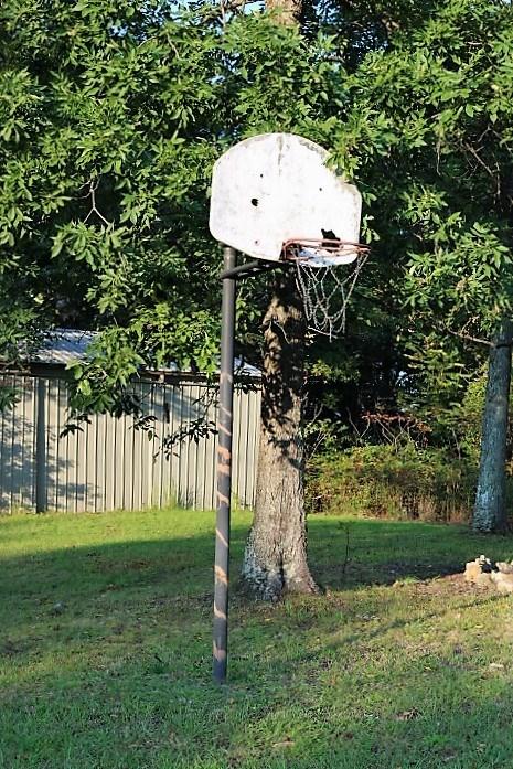 2220 White Oak Flatt Road Sparta, TN 38583 - Photo 17 of 19 Basketball Goal