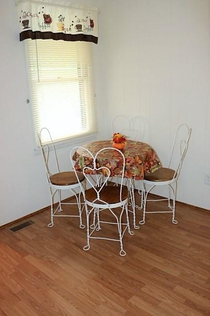 2220 White Oak Flatt Road Sparta, TN 38583 - Photo 5 of 19 Breakfast Area