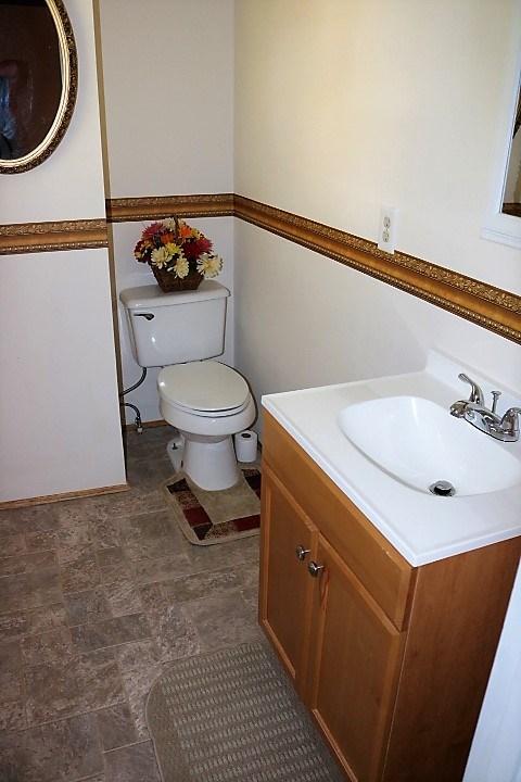 2220 White Oak Flatt Road Sparta, TN 38583 - Photo 8 of 19 Master Ensuite Half Bath
