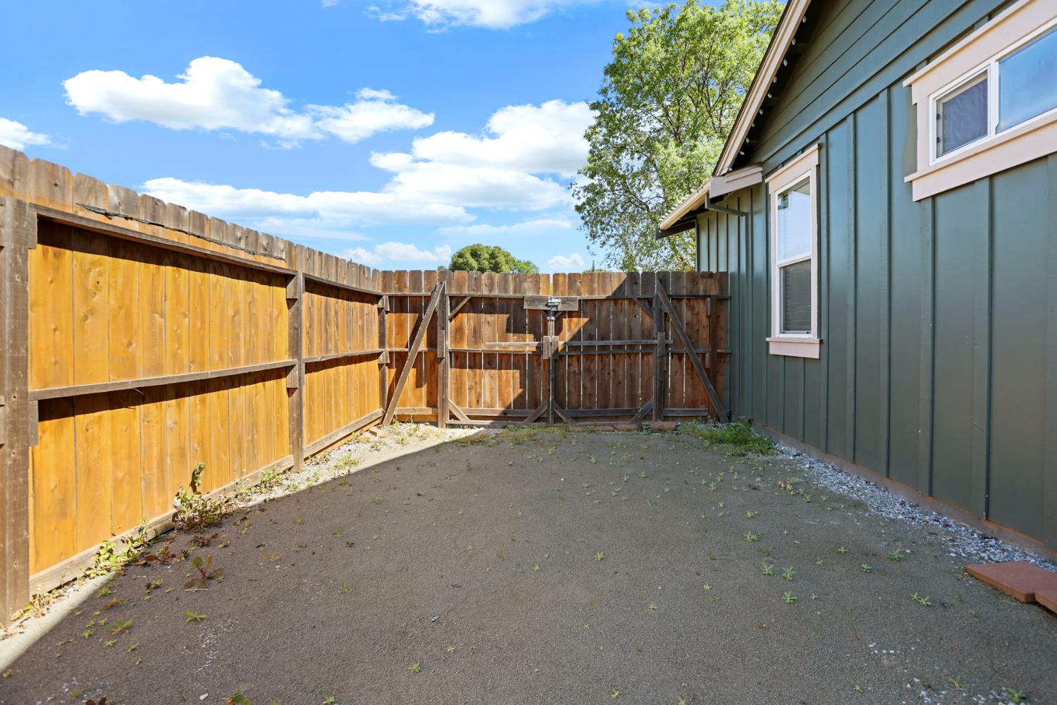 312 Copper Crest Drive Copperopolis, CA 95228 - Photo 12 of 38 a view of balcony with wooden fence