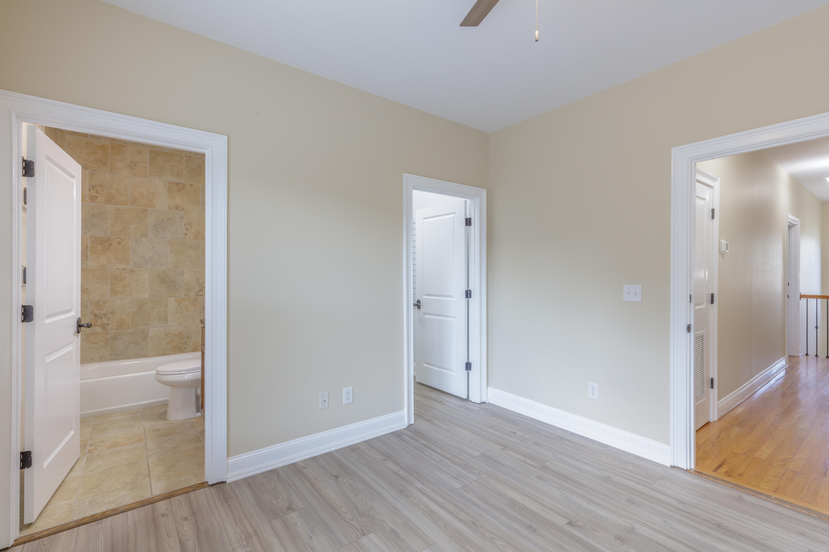 913 Wall Street Chattanooga, TN 37403 - Photo 13 of 24 917 & 913 Wall Street HD-30