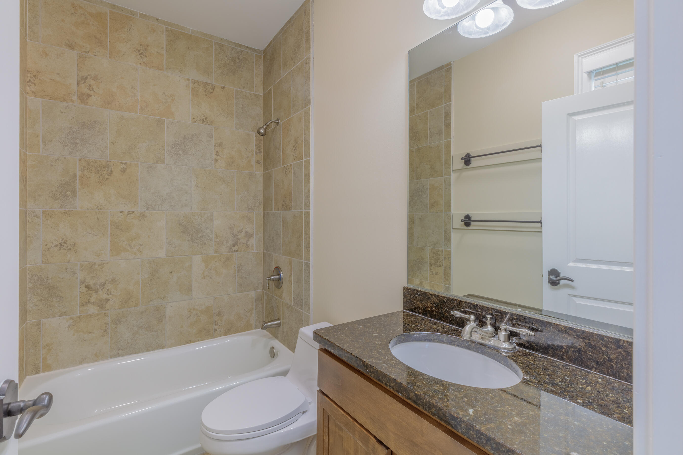 913 Wall Street Chattanooga, TN 37403 - Photo 14 of 24 917 & 913 Wall Street HD-31