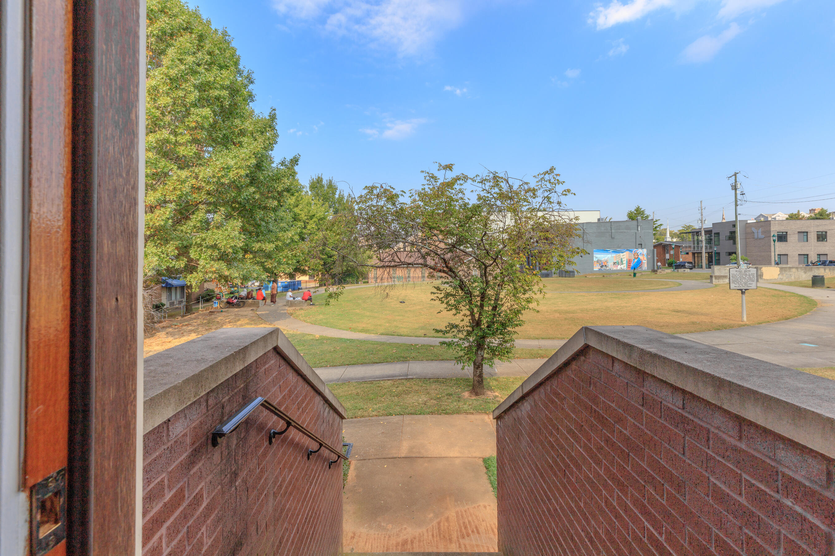 913 Wall Street Chattanooga, TN 37403 - Photo 3 of 24 917 & 913 Wall Street HD-15