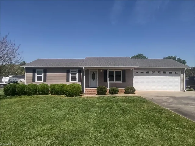 $1,750 | 42 Kirk Street, Thomasville, NC 27360