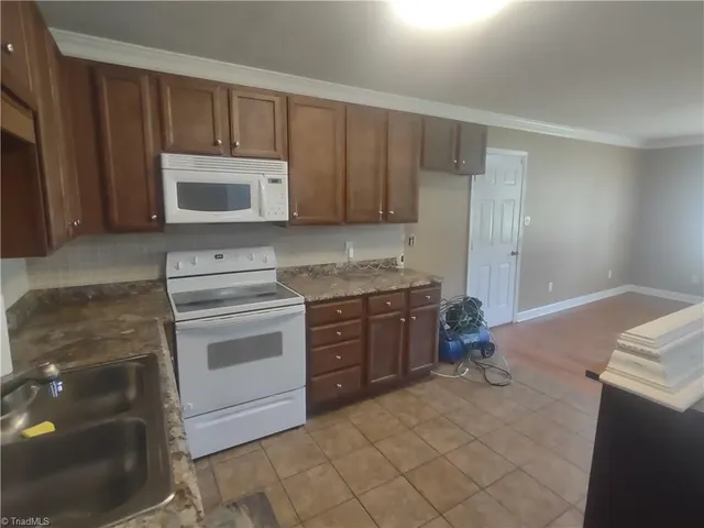 $1,750 | 42 Kirk Street, Thomasville, NC 27360