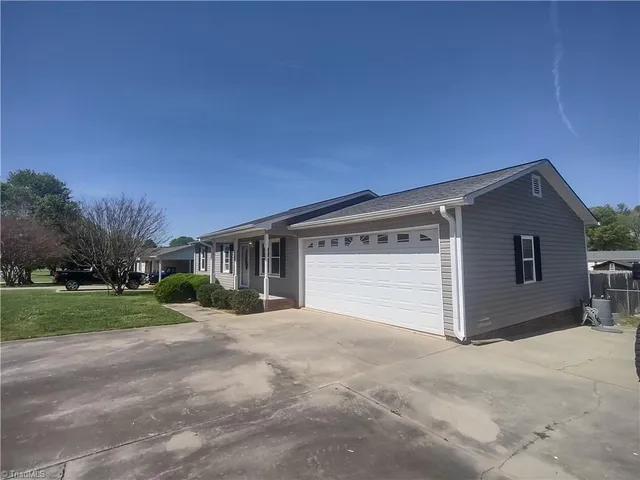 $1,750 | 42 Kirk Street, Thomasville, NC 27360