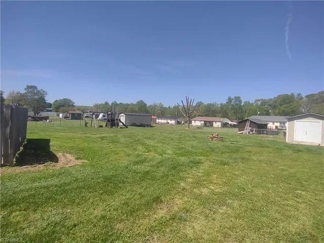 $1,750 | 42 Kirk Street, Thomasville, NC 27360