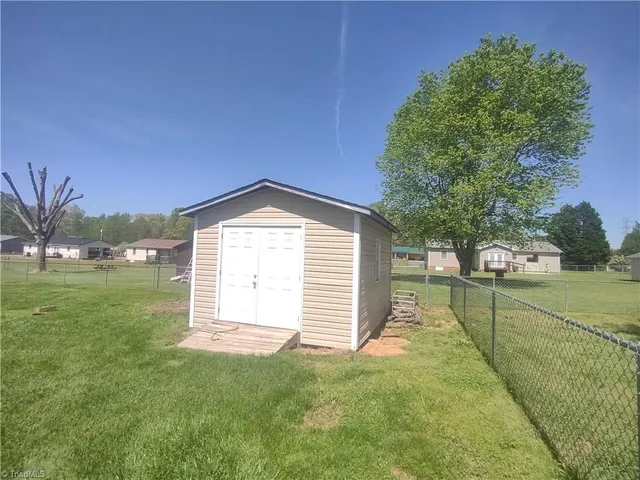 $1,750 | 42 Kirk Street, Thomasville, NC 27360