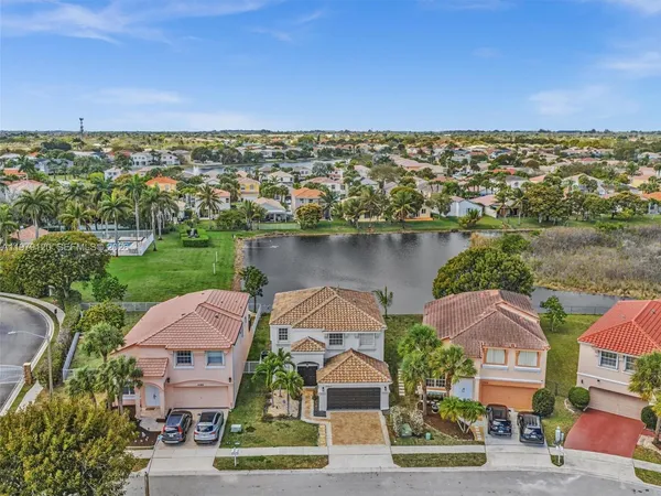 $4,700 | 15363 Northwest 14th Road, Pembroke Pines, FL 33028