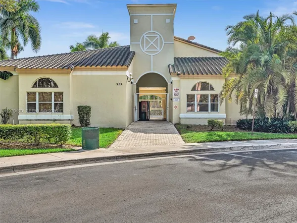 $4,700 | 15363 Northwest 14th Road, Pembroke Pines, FL 33028