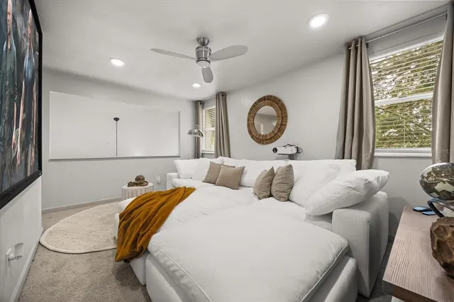 a close view of light fixtures and a mirror