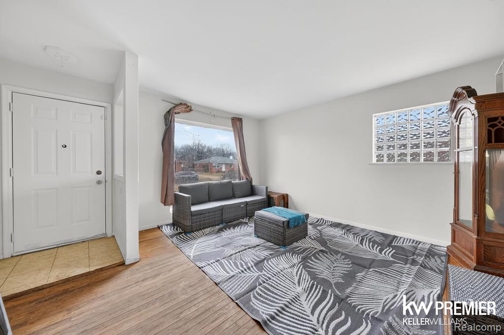 3110 Rome Avenue Warren, MI 48091 - Photo 3 of 32 Gallery Image 3