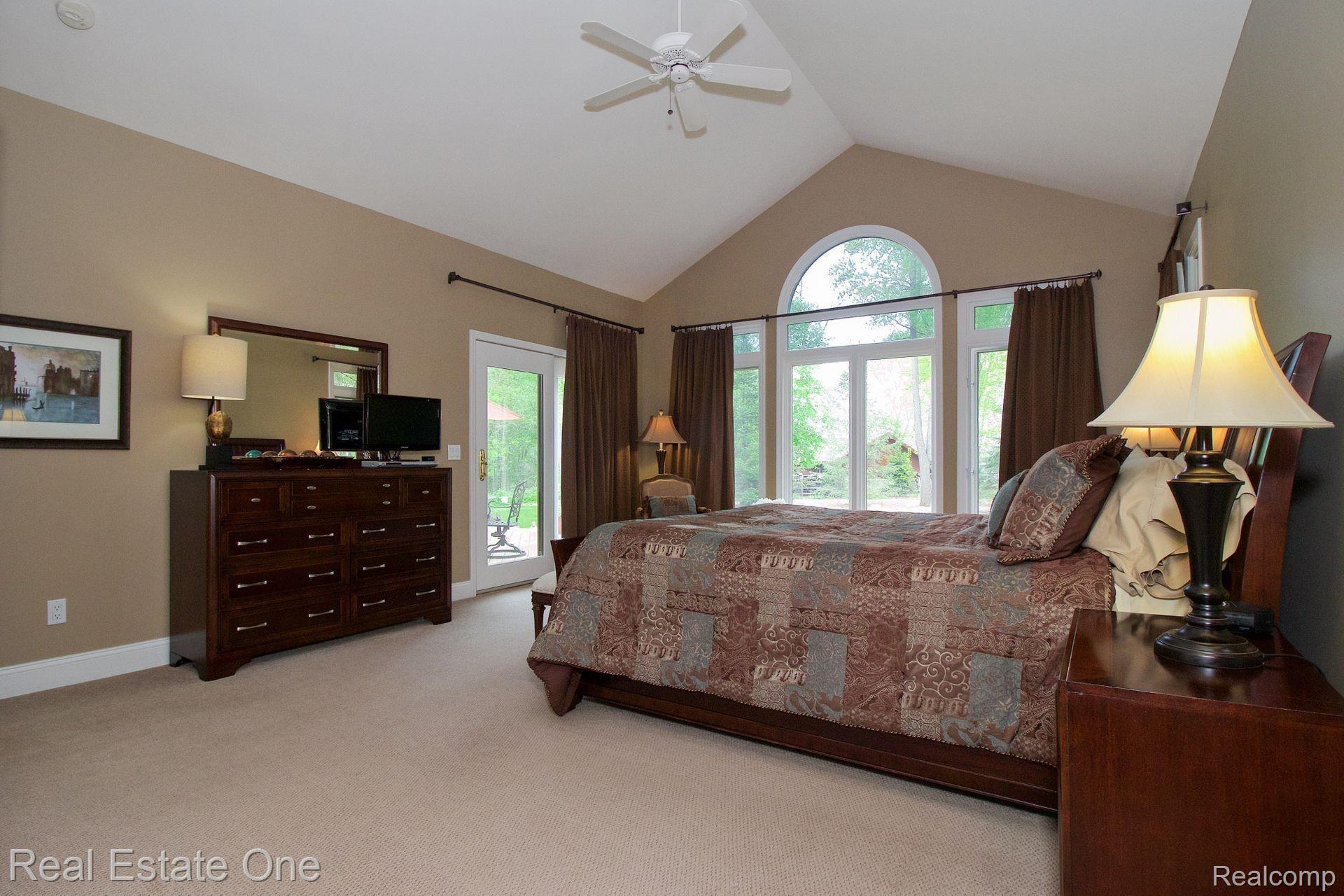 5890 Winans View Court Pinckney, MI 48169 - Photo 25 of 38 33.jpg