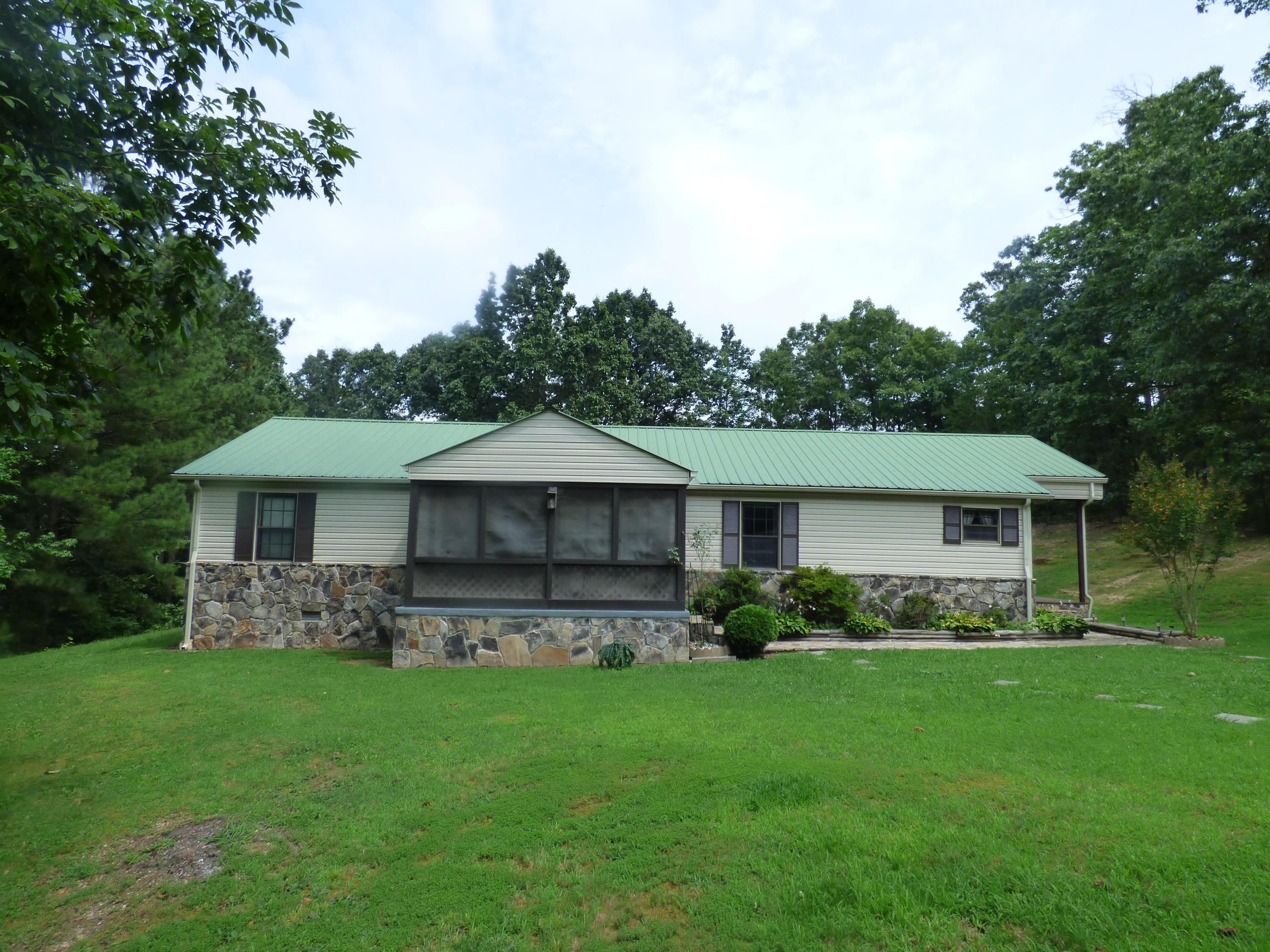 673 Lee Mason Road LaFayette, GA 30728 - Photo 2 of 12 P1010006