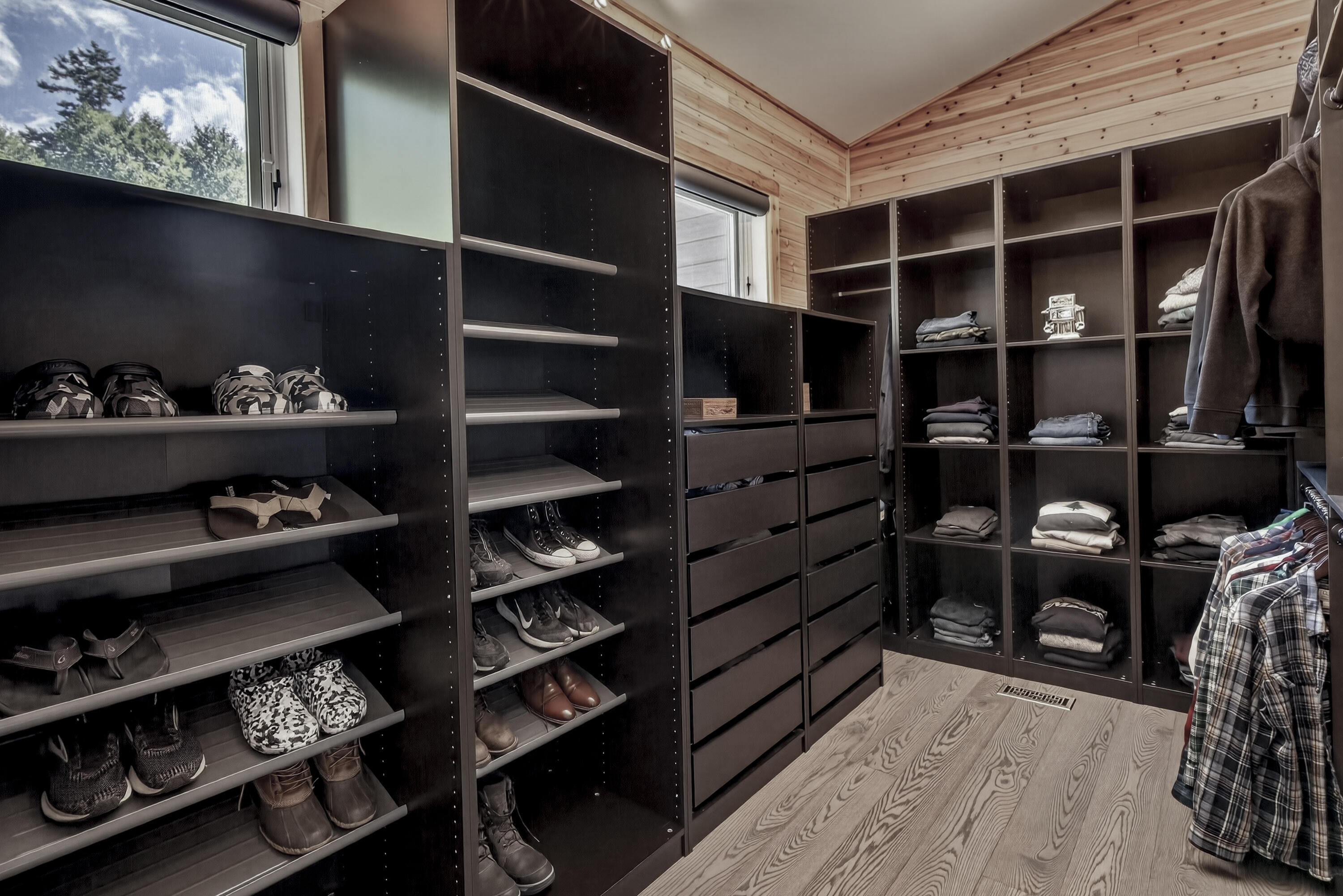 54 Ocean Ridge Road Cushing, ME 04563 - Photo 20 of 58 Primary Walk-In Closet