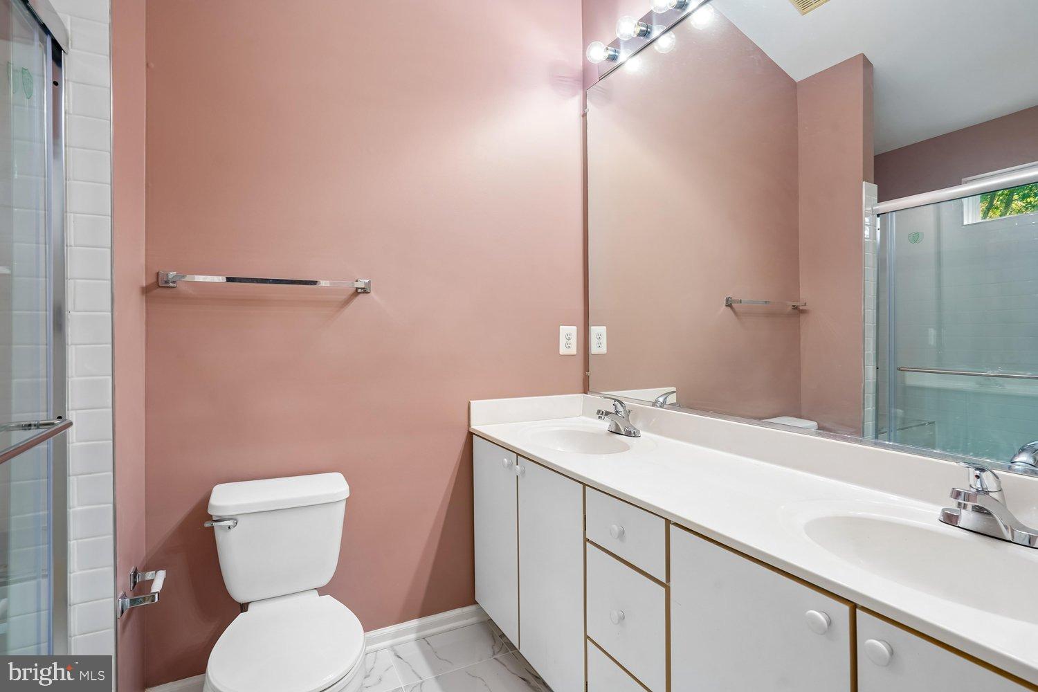 11433 Heritage Commons Way Reston, VA 20194 - Photo 30 of 53 Bath