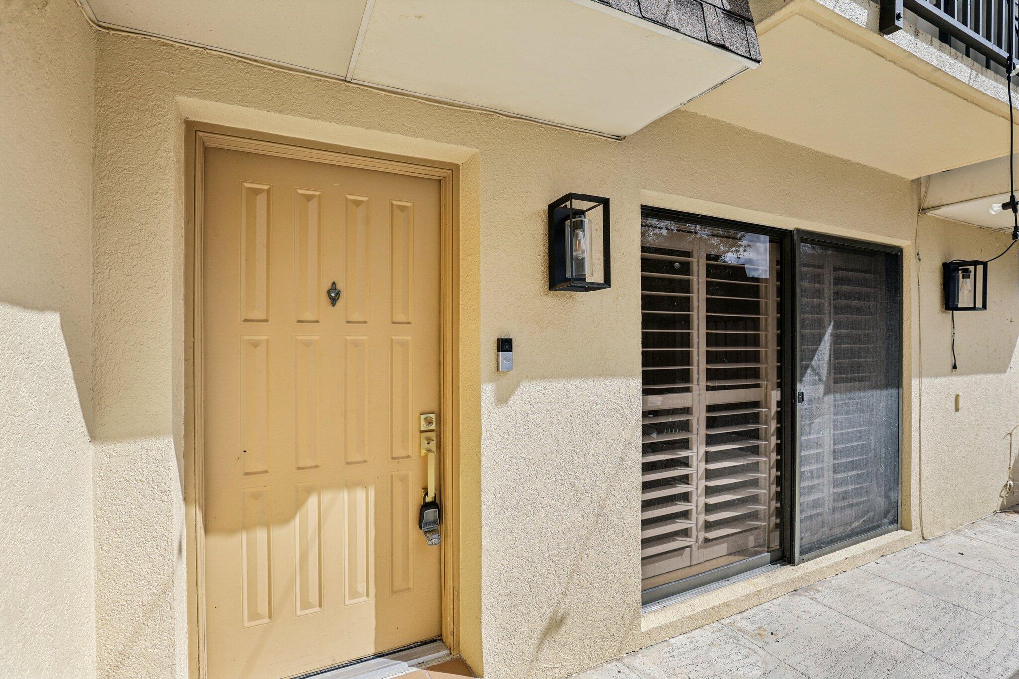 2911 Southwest 22nd Circle, Unit 37B Delray Beach, FL 33445 - Photo 6 of 28 9-web-or-mls-SW 22nd Cir-S0303-009