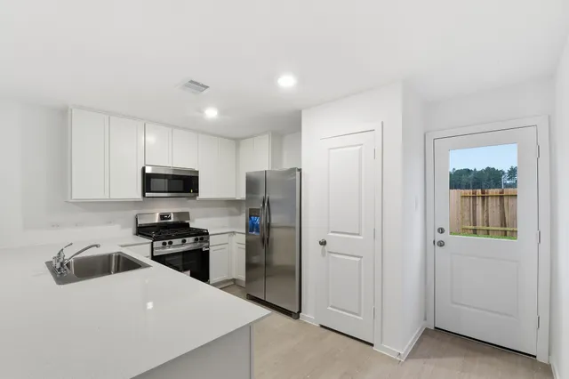 $1,695 | 25405 Carnation Court, Montgomery, TX 77316