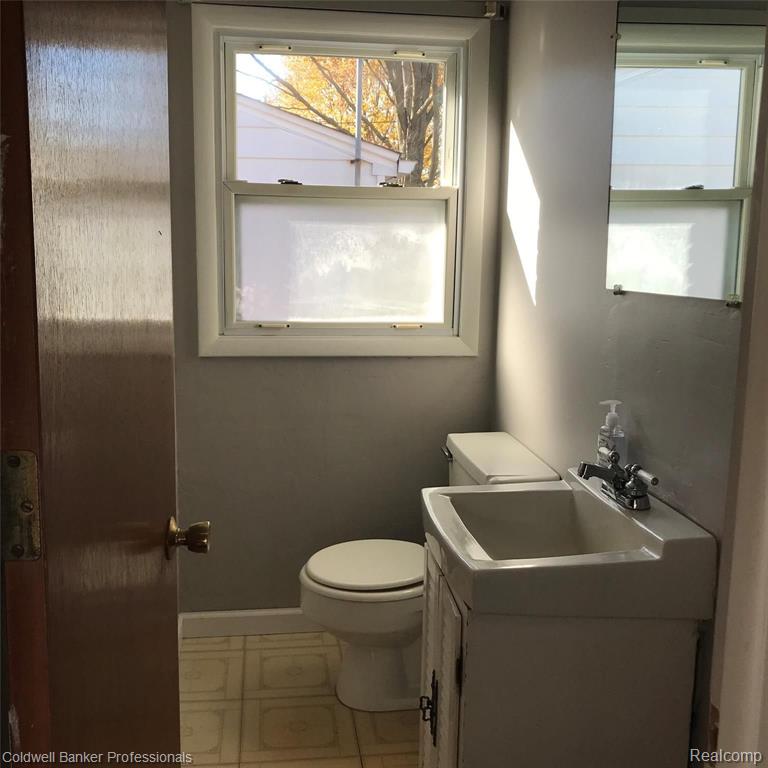 1400 Williamsburg Road Flint, MI 48507 - Photo 13 of 31
