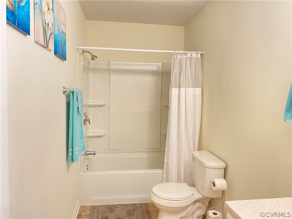 8691 Strath Road Henrico, VA 23231 - Photo 21 of 30 Hall bath