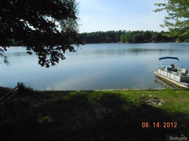 1222 Brighton Lake Road Brighton, MI 48116 - Photo 2 of 8 VIEW.JPG