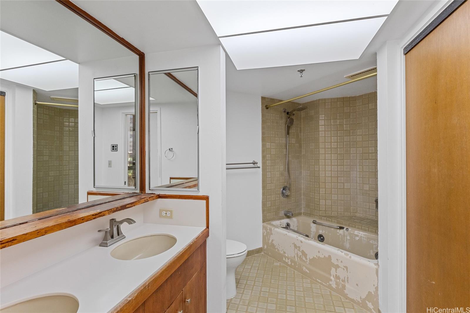 1040 Lunalilo Street, Unit 706 Honolulu, HI 96822 - Photo 11 of 18