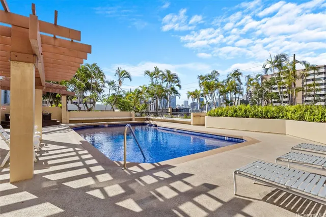$399,000 | 1040 Lunalilo Street, Unit 706, Honolulu, HI 96822