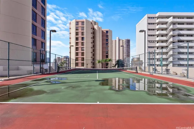 $399,000 | 1040 Lunalilo Street, Unit 706, Honolulu, HI 96822