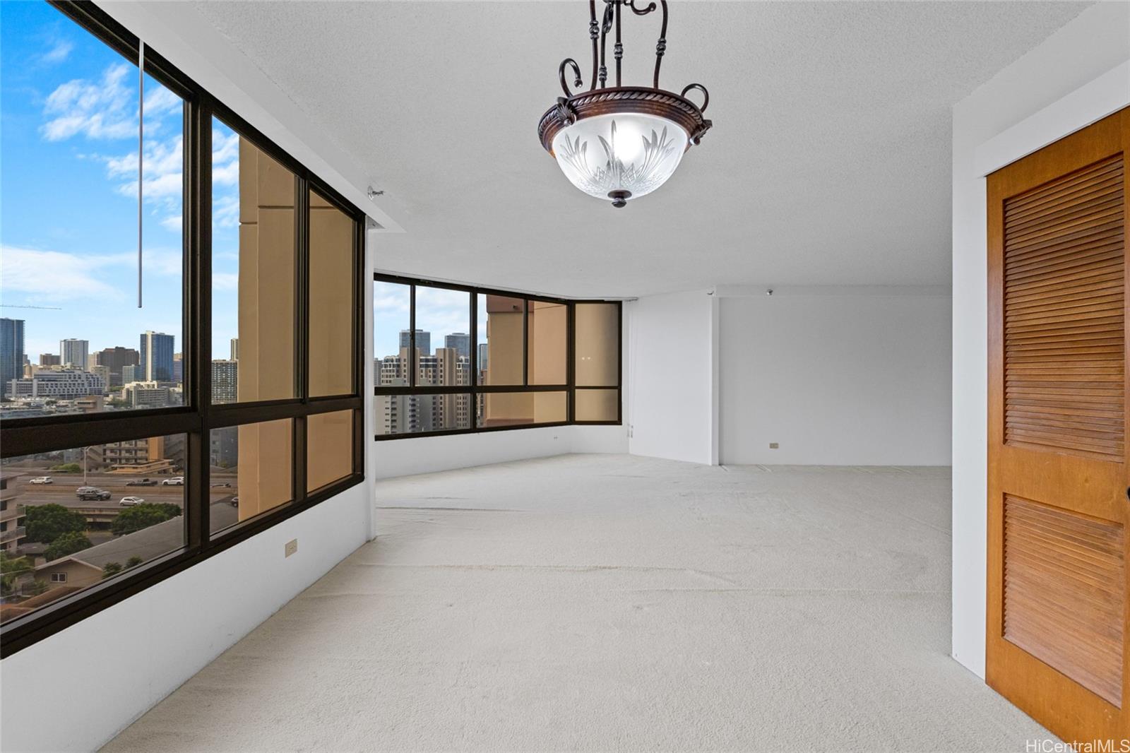 1040 Lunalilo Street, Unit 706 Honolulu, HI 96822 - Photo 4 of 18