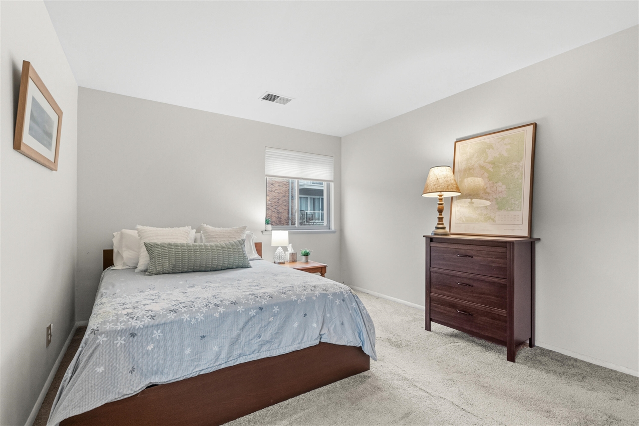 734 West Kilgore Road, Unit 208 Kalamazoo, MI 49008 - Photo 18 of 32
