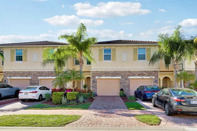 $369,000 | 9504 Southwest Merlin Court, Stuart, FL 34997