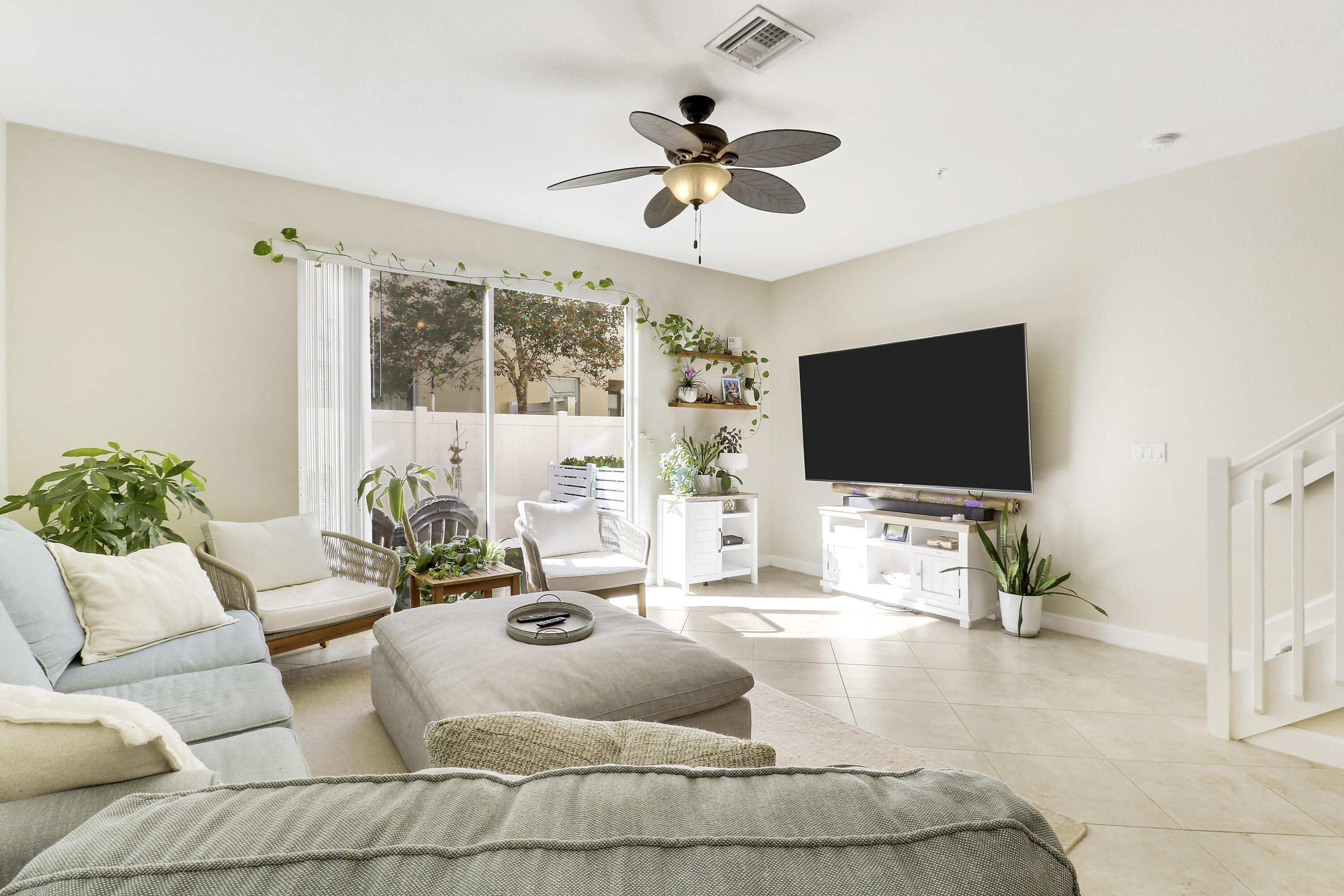 9504 Southwest Merlin Court Stuart, FL 34997 - Photo 15 of 36 House1-17