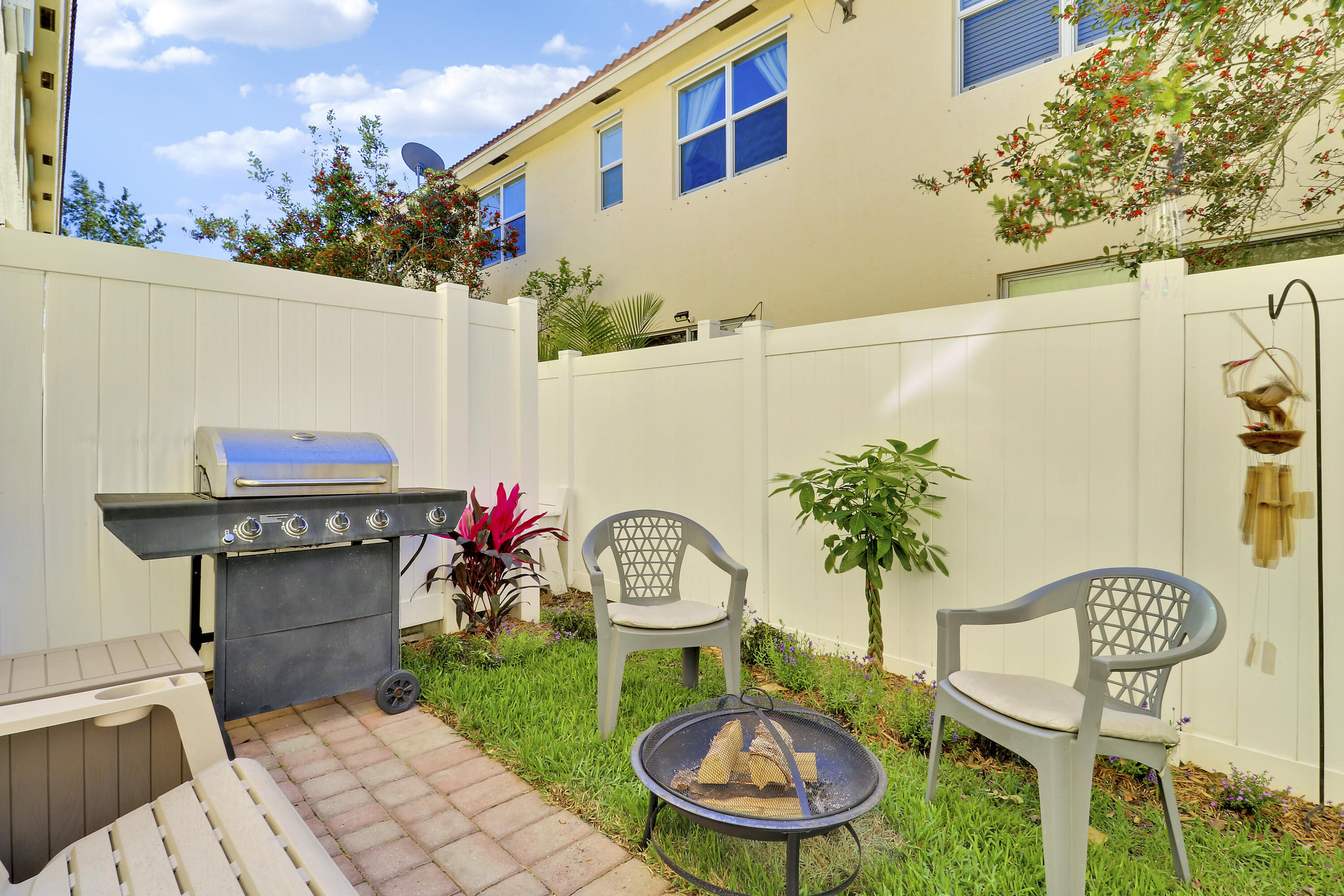 9504 Southwest Merlin Court Stuart, FL 34997 - Photo 30 of 36 House1-28