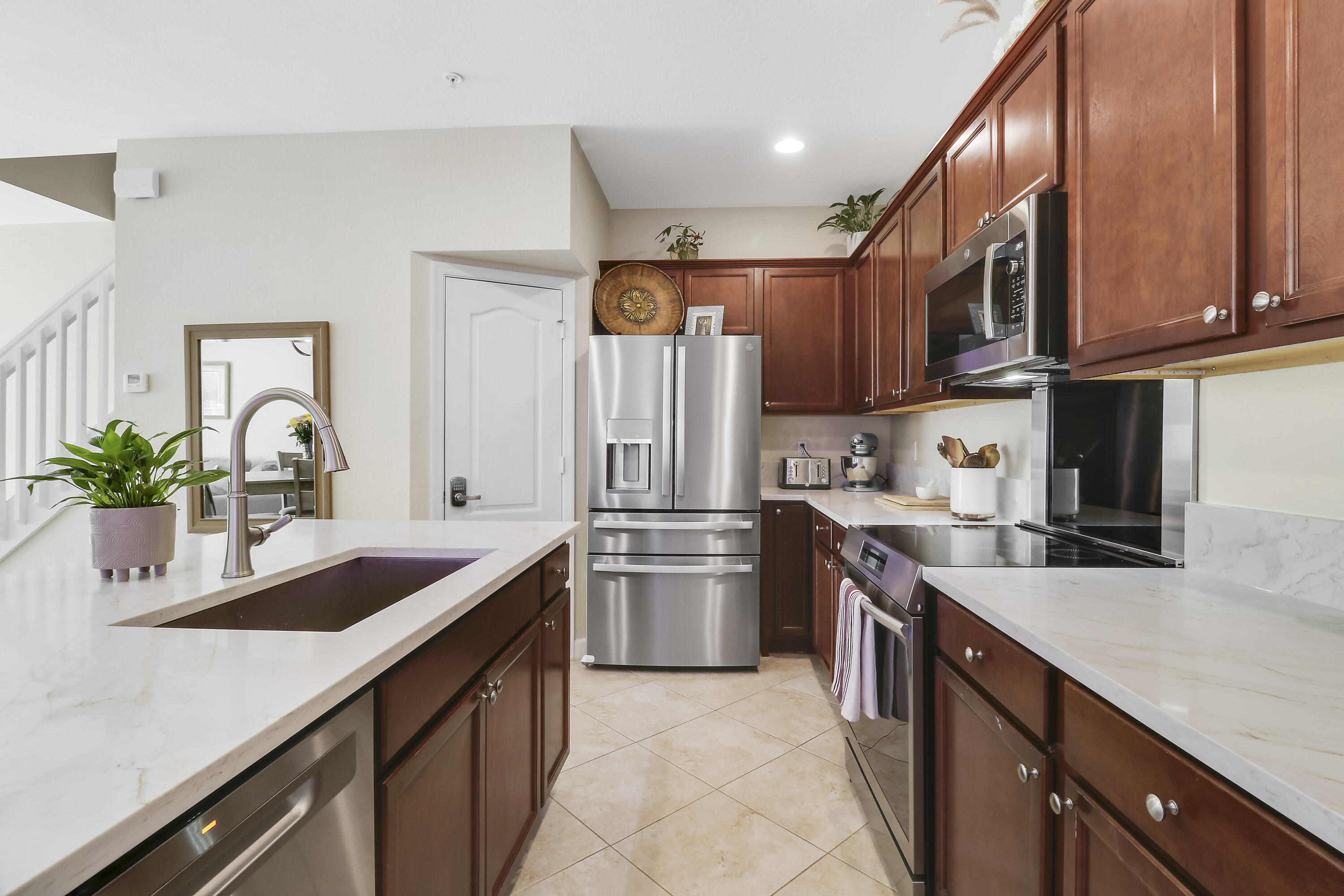 9504 Southwest Merlin Court Stuart, FL 34997 - Photo 5 of 36 House1-20