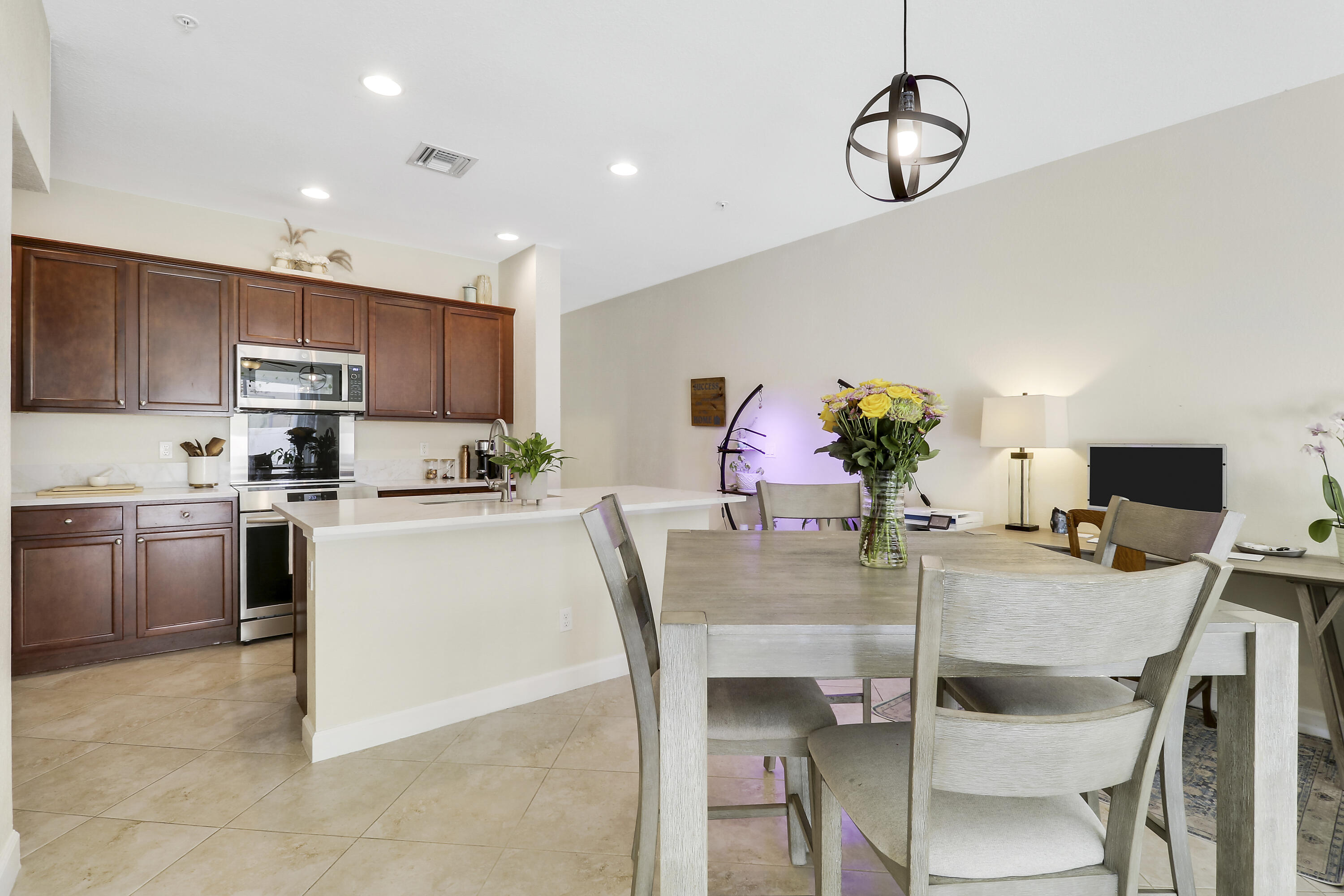 9504 Southwest Merlin Court Stuart, FL 34997 - Photo 9 of 36 House1-22