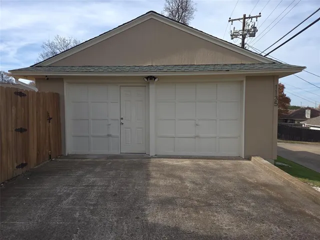$1,500 | 1135 1/2 Holly Glen Circle, Dallas, TX 75232