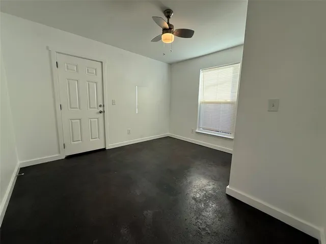 $1,500 | 1135 1/2 Holly Glen Circle, Dallas, TX 75232