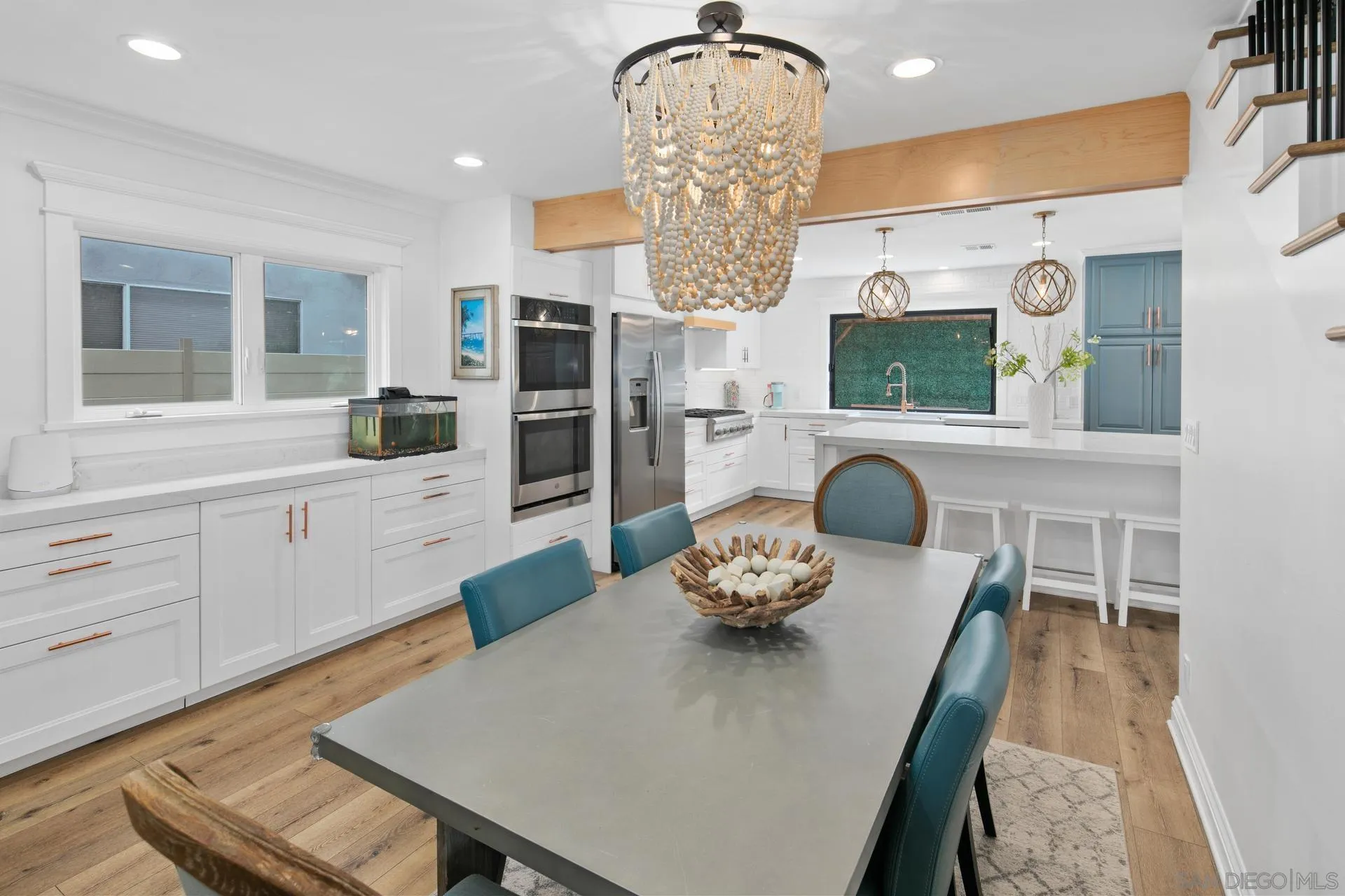 1520 Pendleton Road Coronado, CA 92118 - Photo 6 of 27 a living room with furniture and wooden floor