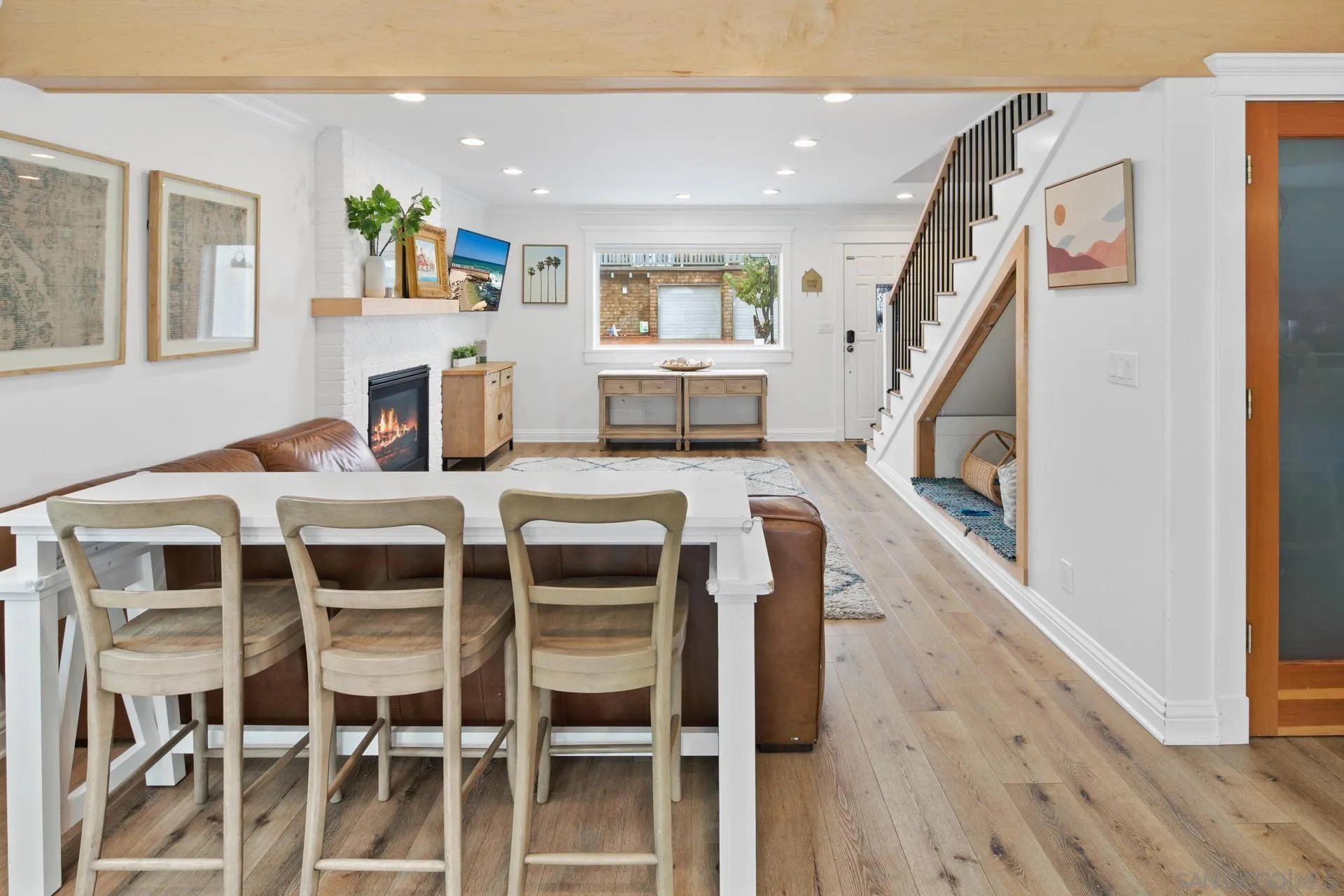 1520 Pendleton Road Coronado, CA 92118 - Photo 8 of 27 a dining room with furniture and wooden floor