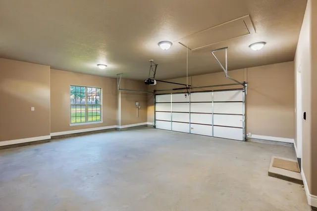 $672,000 | 181 Broadmoor Street, Meadowlakes, TX 78654