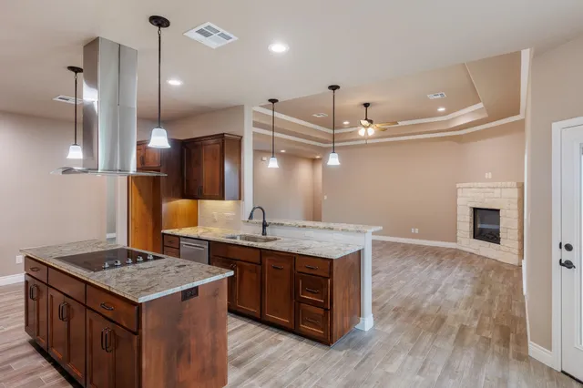 $672,000 | 181 Broadmoor Street, Meadowlakes, TX 78654